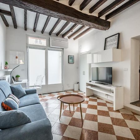 Casa Camilla - Arty Suite Nel Centro Storico Parma Zewnętrze zdjęcie
