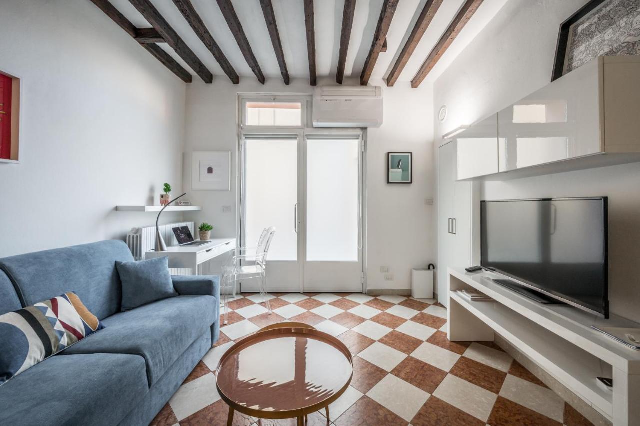 Casa Camilla - Arty Suite Nel Centro Storico Parma Zewnętrze zdjęcie